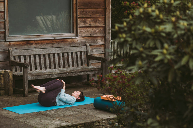 Top 10 Yoga Poses For Beginners - With Helen Roscoe