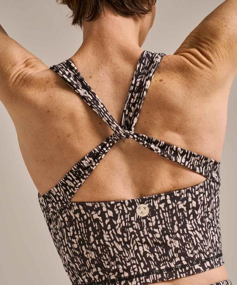 Bam2452 Mallea Define Crop Top Masia Crema Bam Clothing 3