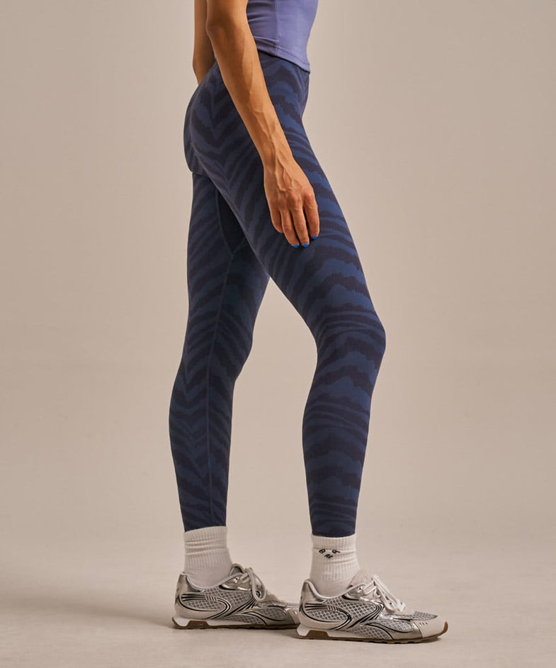 Bam2682 Seamless Legging Zebra Jacquard Storm Navy Bam Clothing 3