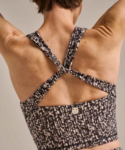 Bam2452 Mallea Define Crop Top Masia Crema Bam Clothing 3