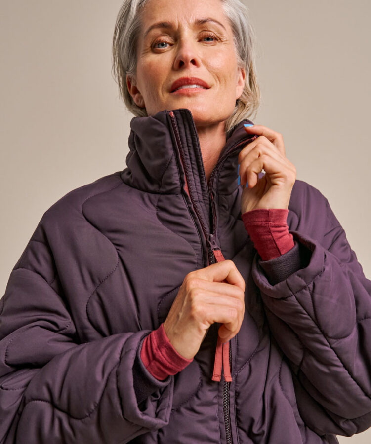 Bam2577 Packable Cloud Jacket Damson Clothing 5