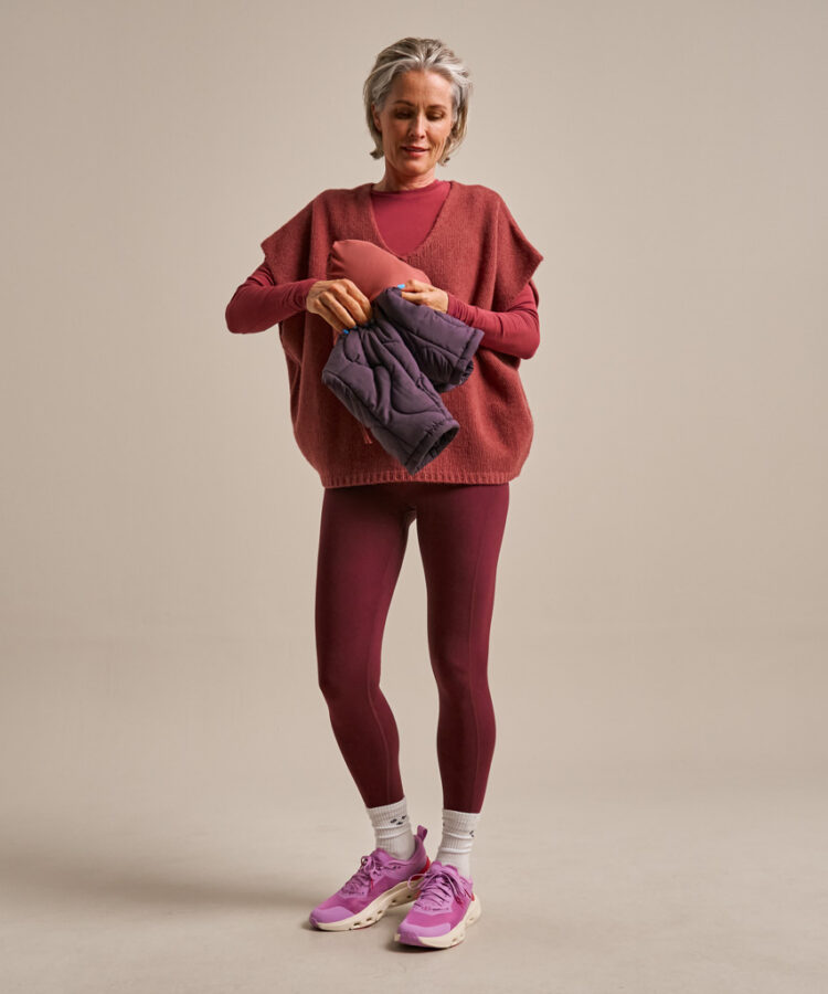 Bam2577 Packable Cloud Jacket Damson Clothing 9