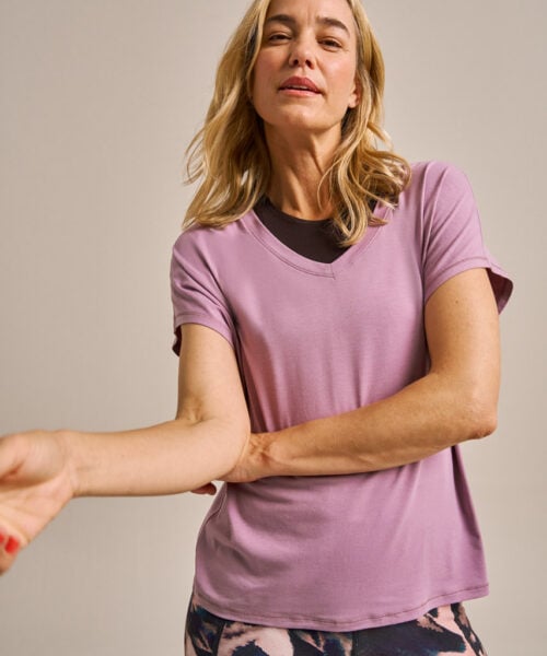 Bam2589 Relaxed V Neck T Shirt Mauve Clothing 1