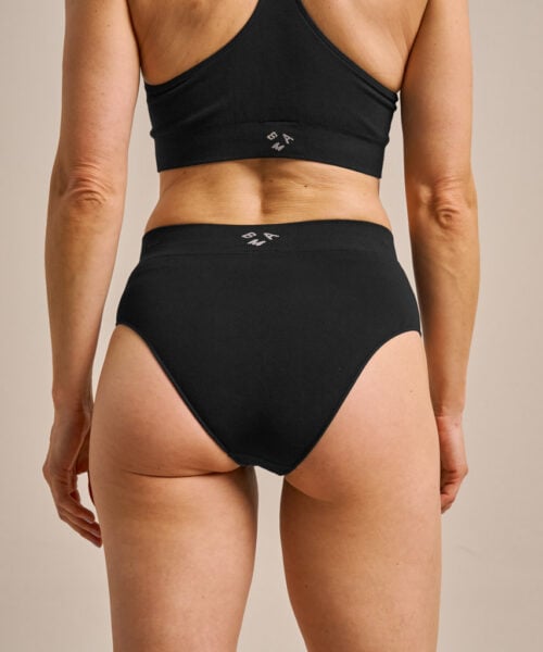 Bam2980 Seamless Brief Black Clothing 2