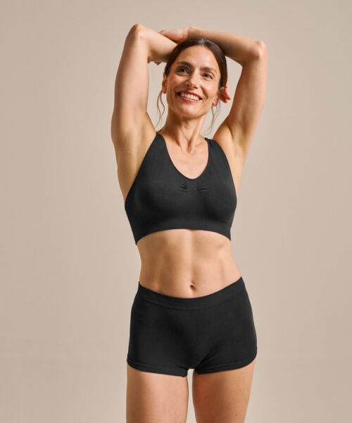 Bam2981 Seamless Midi Short Black Clothing 1